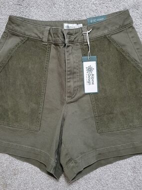 Alpine Design Womens Olive Utility Corduroy-Pocket Shorts
